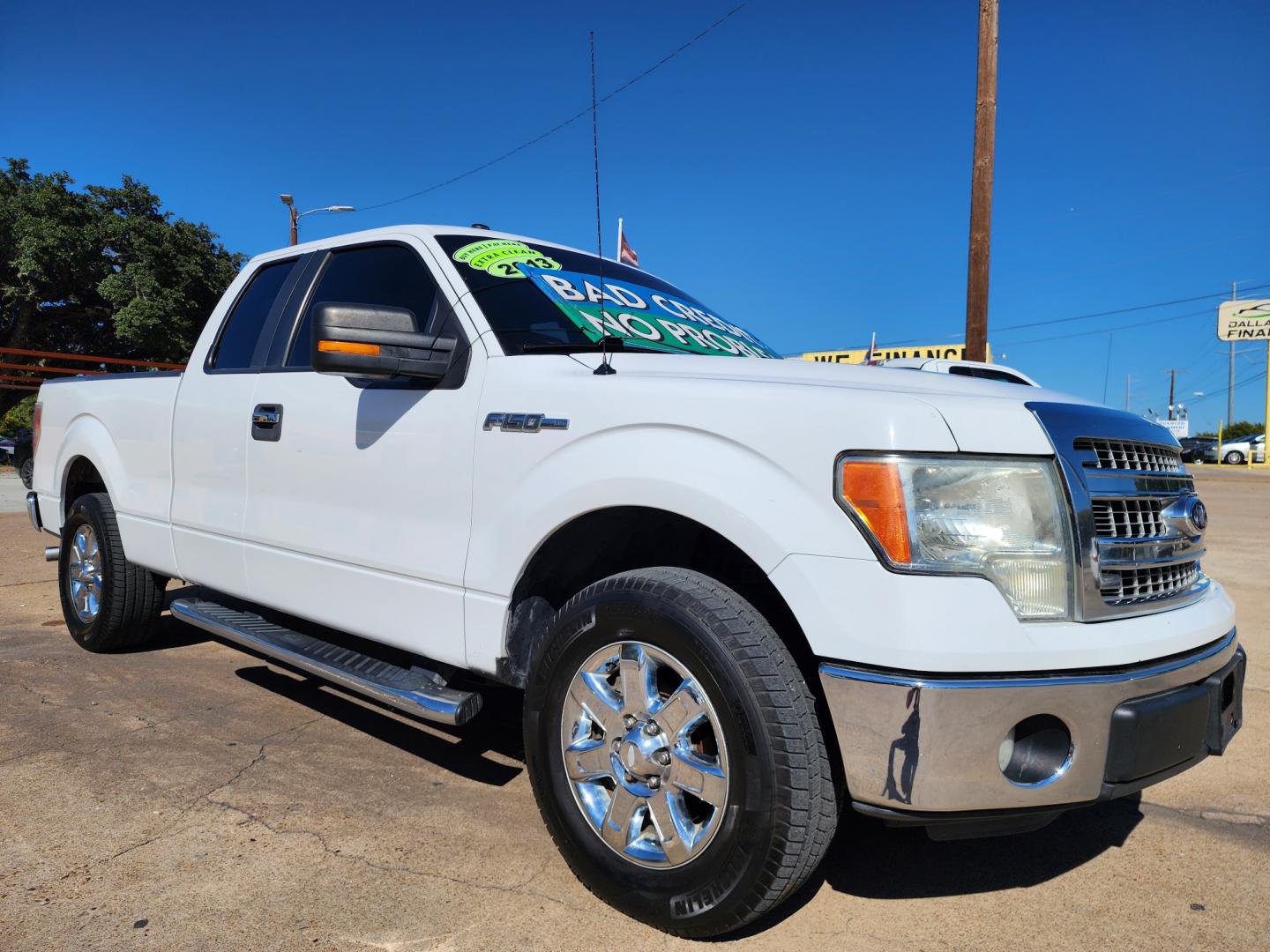 2013 WHITE /GRAY Ford F-150 XLT (1FTEX1CM4DF) with an 3.7L V6 DOHC 24V engine, 6-Speed Automatic transmission, located at 2660 S.Garland Avenue, Garland, TX, 75041, (469) 298-3118, 32.885551, -96.655602 - Welcome to DallasAutos4Less, one of the Premier BUY HERE PAY HERE Dealers in the North Dallas Area. We specialize in financing to people with NO CREDIT or BAD CREDIT. We need proof of income, proof of residence, and a ID. Come buy your new car from us today!! This is a very well cared for 2013 FO - Photo#1